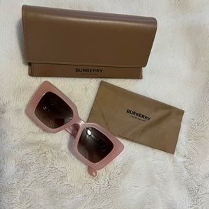 Burberry Daisy Sunglasses in Pink